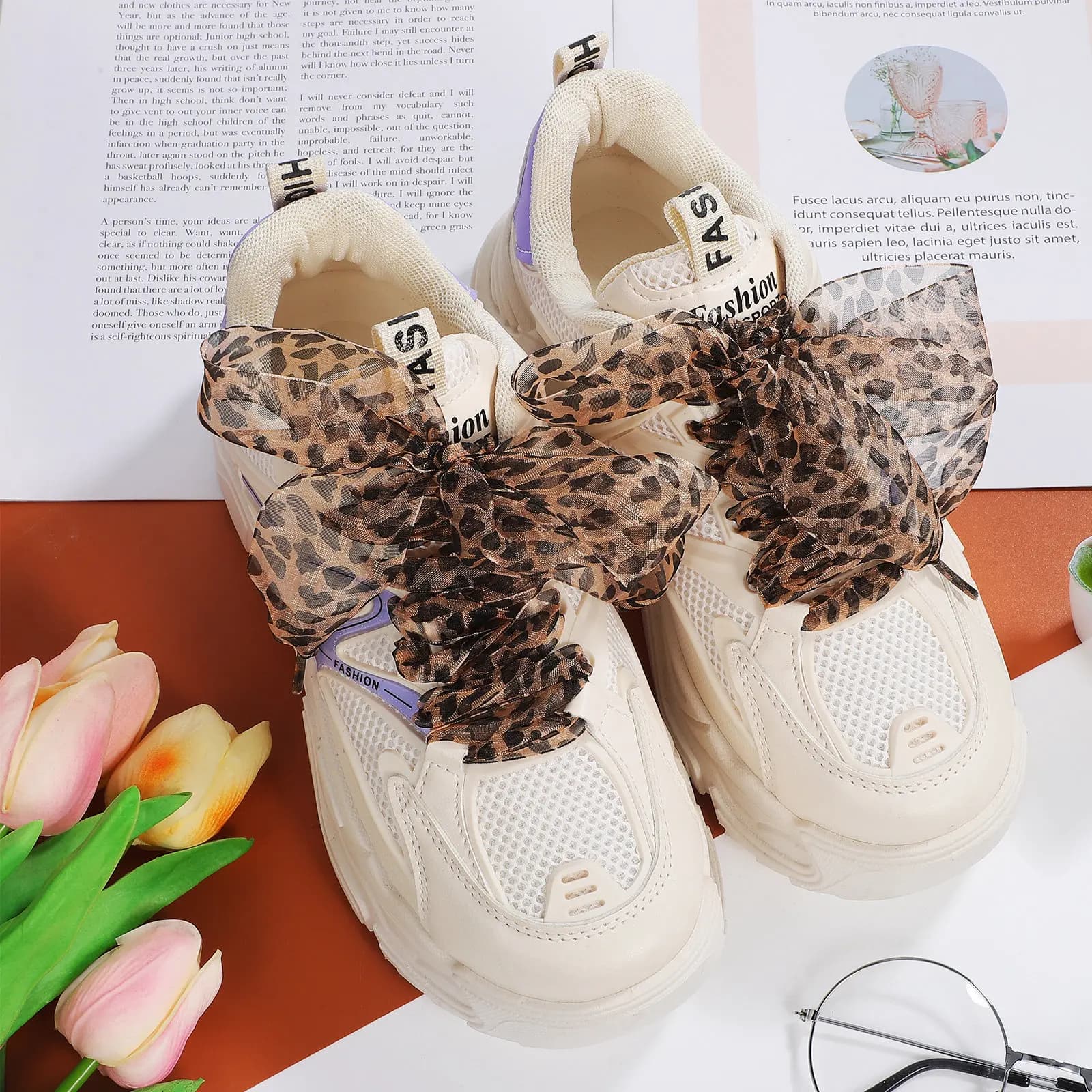 2 Pezzi Lacci Piatti Larghi con Fantasia Leopardata Vivace per Sneaker e Scarpe Eleganti da Uomo e Donna, Lacci di Ricambio Colorati e di Tendenza
