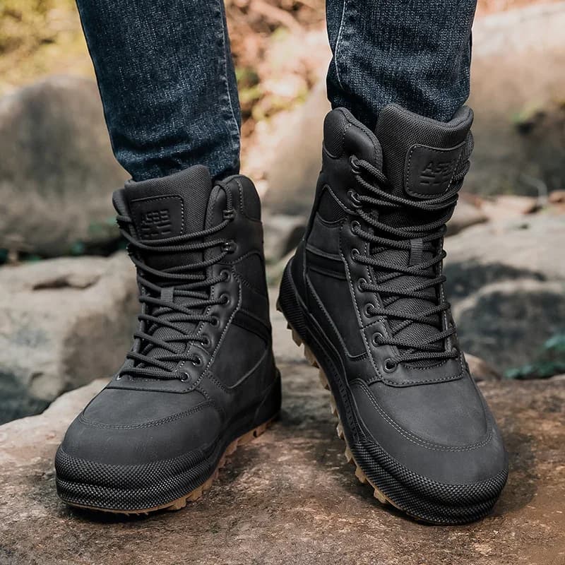 Scarpe da uomo Autunno Inverno Escursionismo Stivali impermeabili nel deserto Stivali caldi antivento Stivali da esterno Stivali da moto fuoristrada da uomo
