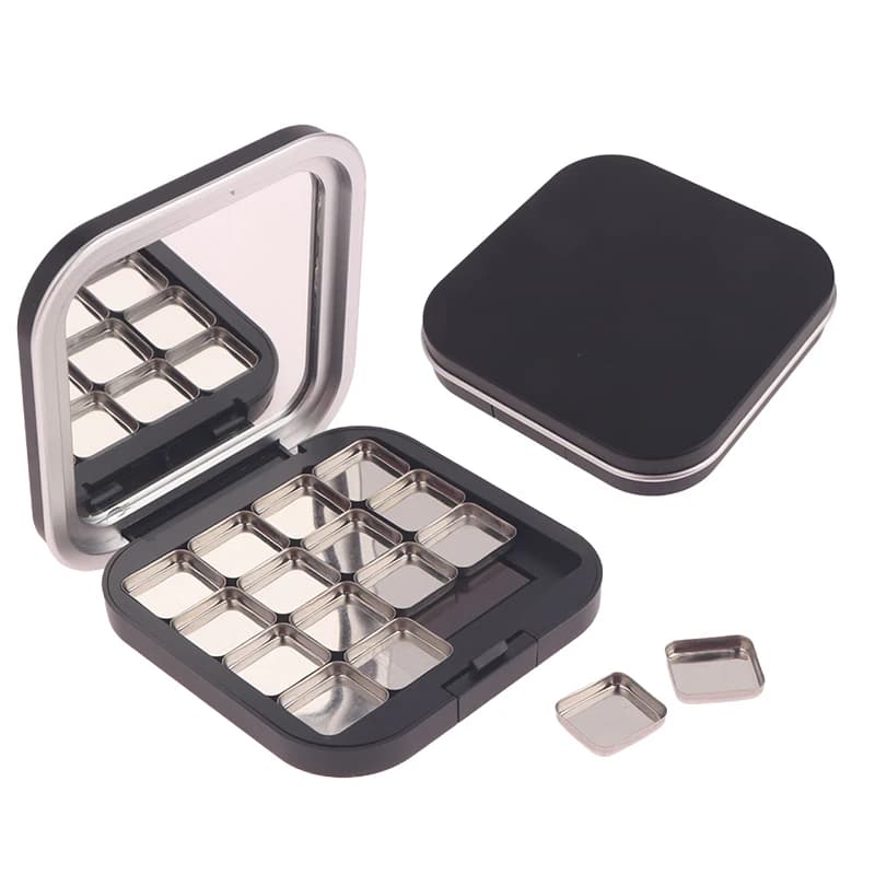 Palette di ombretti magnetica vuota nera opaca, contenitore per trucco occhi per donne, principianti nel trucco, strumento fai-da-te per ombretti.