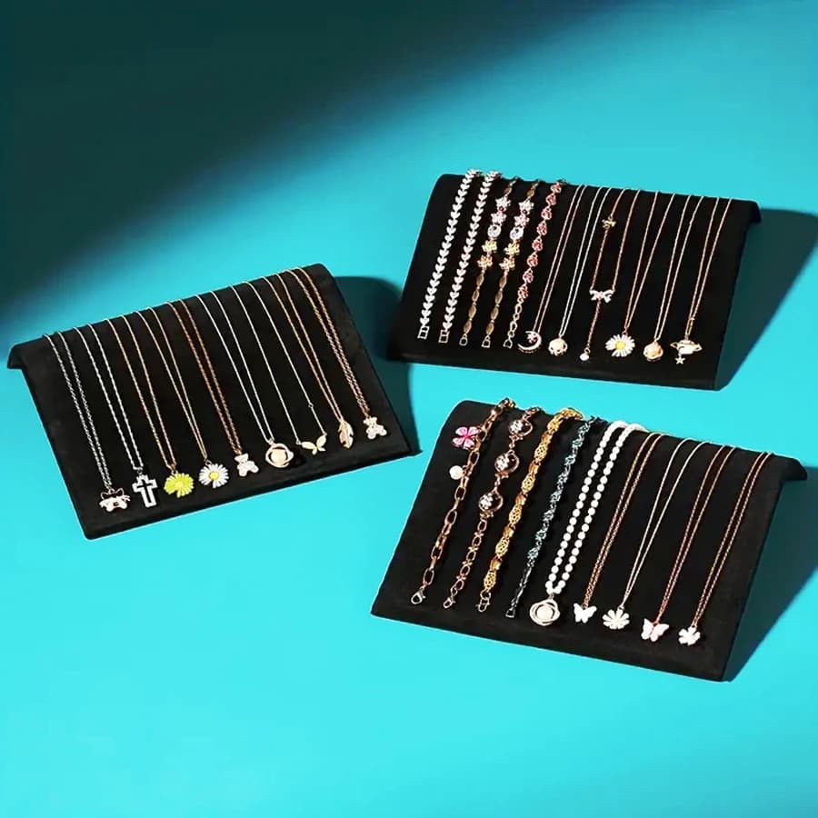 1 pezzo, tabellone per collane a forma di S, colore: nero, tabellone per collane a forma di S realizzato in ferro e velluto