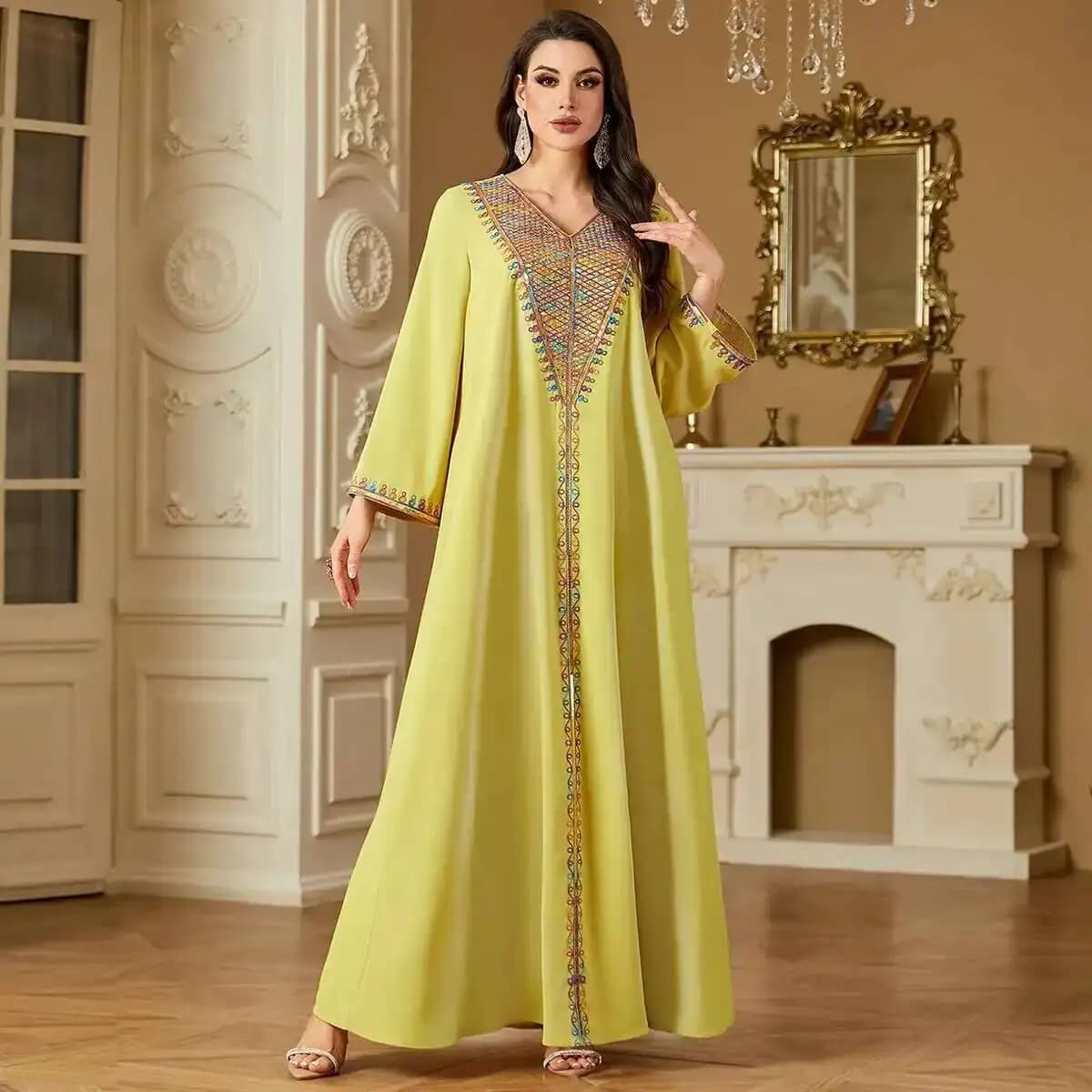 Abito Musulmano Elegante 4220 con Perline Ricamate, Vestito Lungo Arabo di Dubai, Abaya per Ramadan, Lussuoso Abito Islamico Elegante