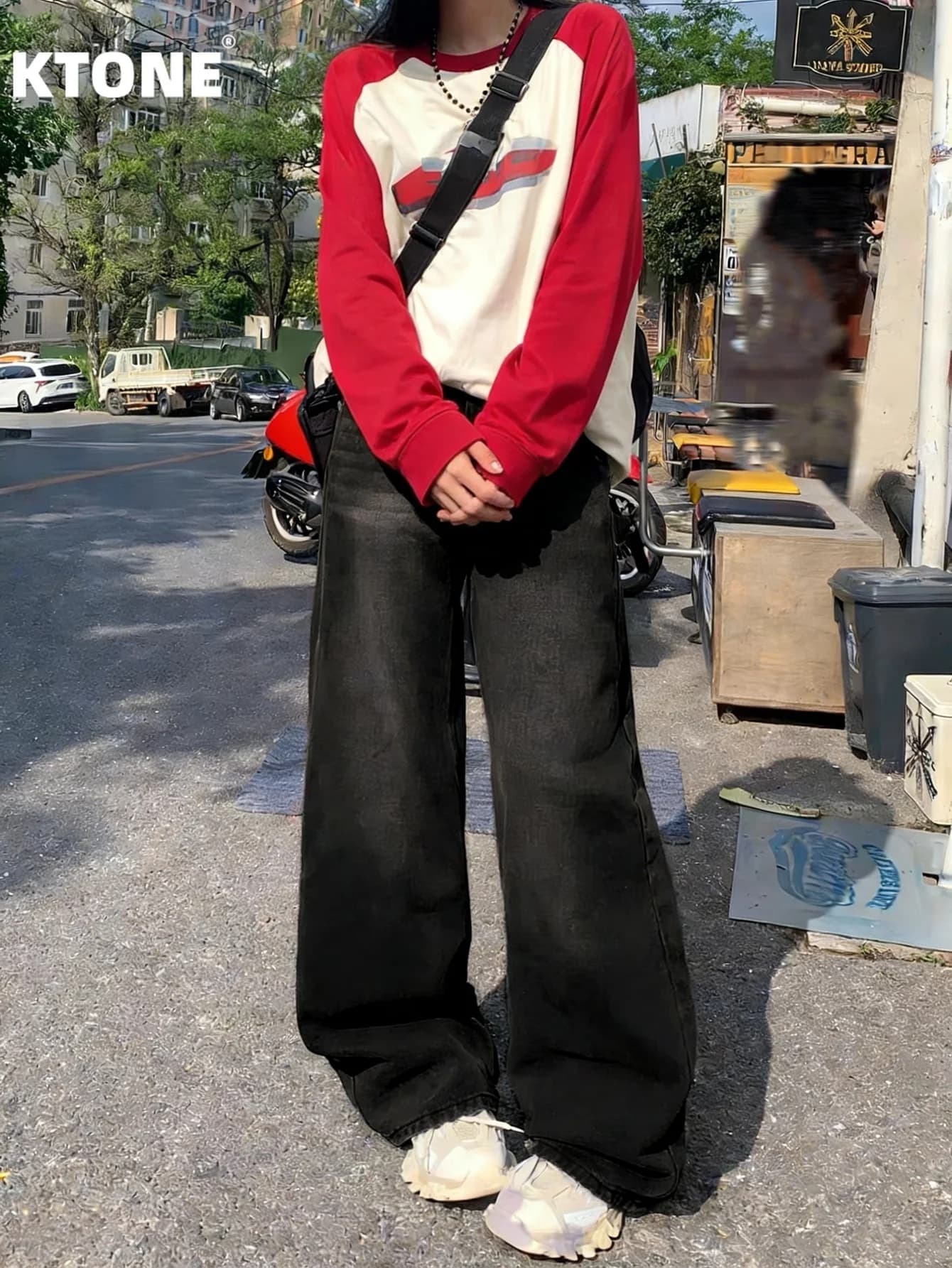 Jeans neri larghi unisex stile Y2K Drip per uomo. Nessun accessorio o cintura inclusi.