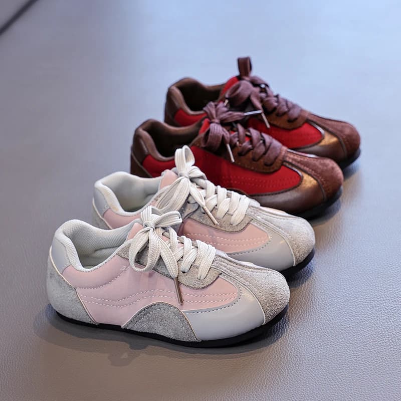Kids Color Block Casual Sneakers Lace‑up Hook and Loop Anti‑Slip Children Retro Flat Shoes for Boys Girls Daily Wear