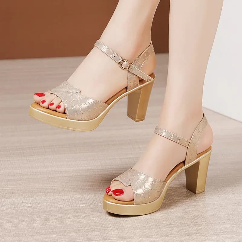 8 cm di piccola dimensione 32-43 eleganti nuove scarpe con plateau con fondo spesso 2025 sandali con tacco alto da donna estivi da ufficio per la mamma modello