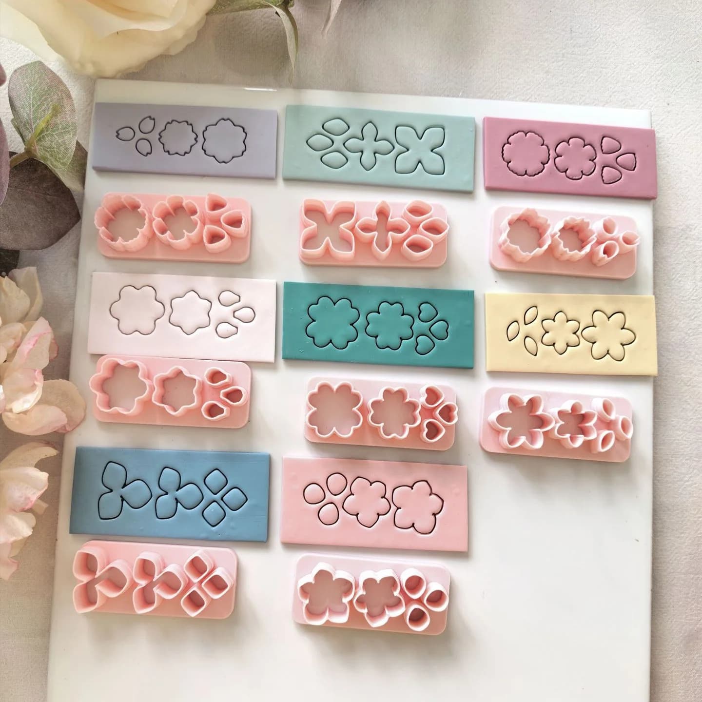 Set da 8 pezzi di formine per argilla polimerica a forma di fiore, stampi per ceramica morbida per la creazione di orecchini, gioielli, ciondoli, utensili fai da te fatti a mano