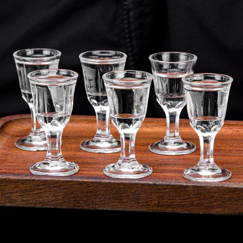 6 pezzi Set bicchieri piccoli bicchieri per uso domestico bicchieri di lusso bicchierini Baijiu calice bicchieri bicchieri da vino trasparenti Party