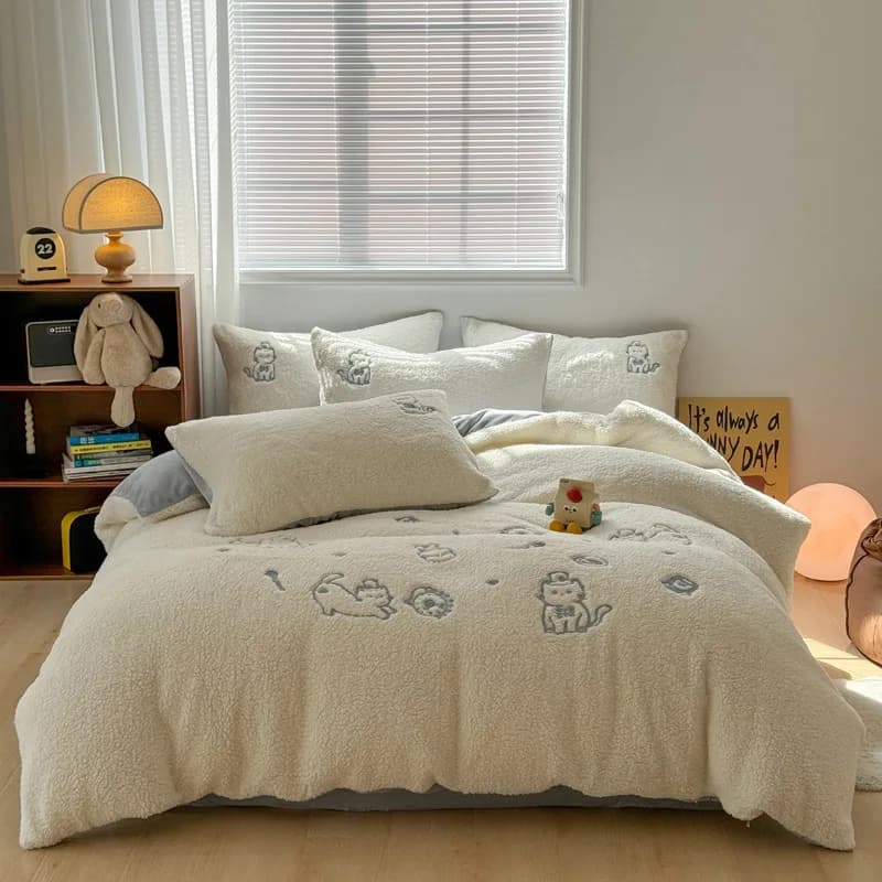 Set di quattro pezzi in pile di latte personalizzabile Copripiumino in lenzuolo in pile bifacciale per uso materno e infantile autunno e inverno