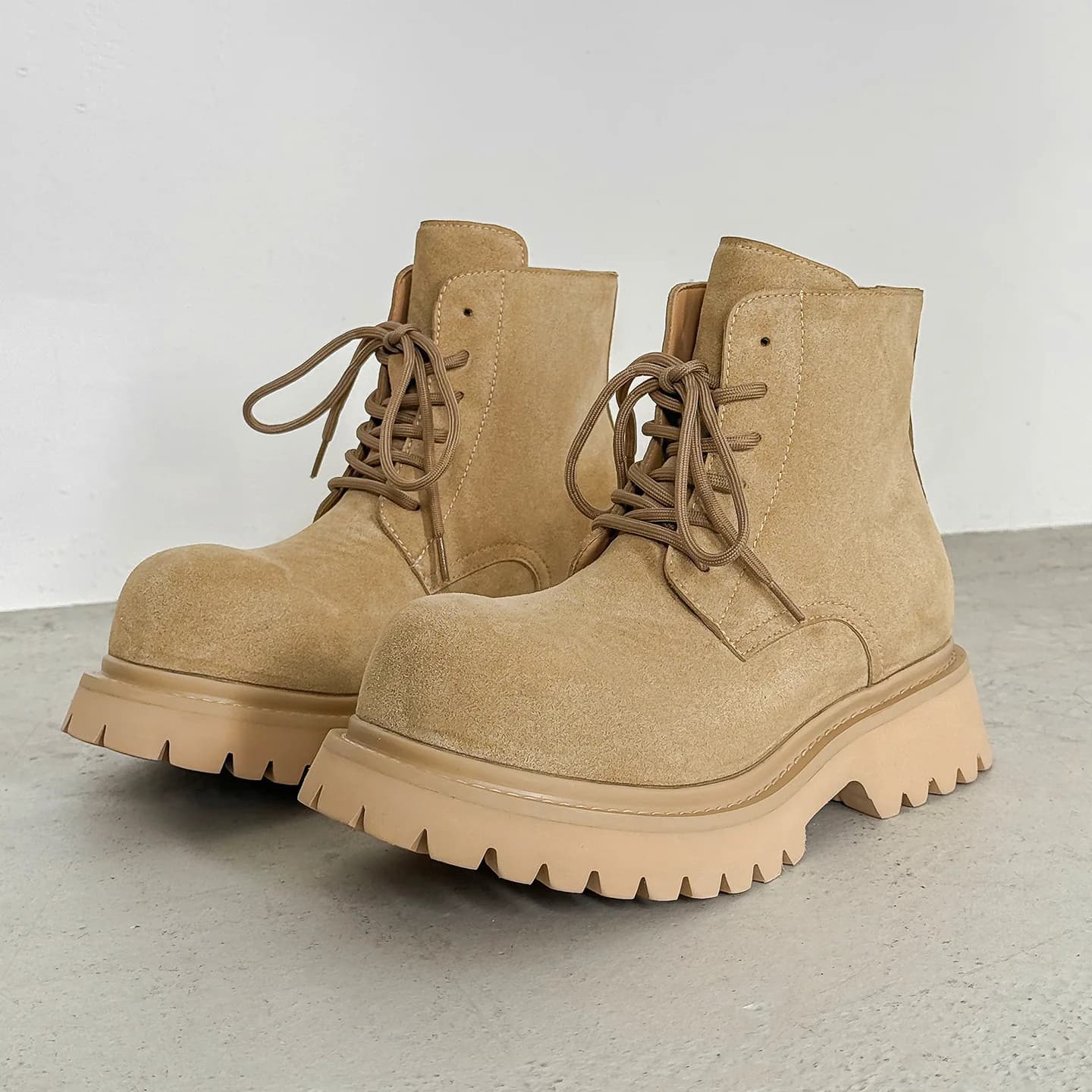 Stivaletti da uomo 2026 vintage con lacci, scarpe derby in pelle scamosciata alla moda e versatili per autunno e inverno