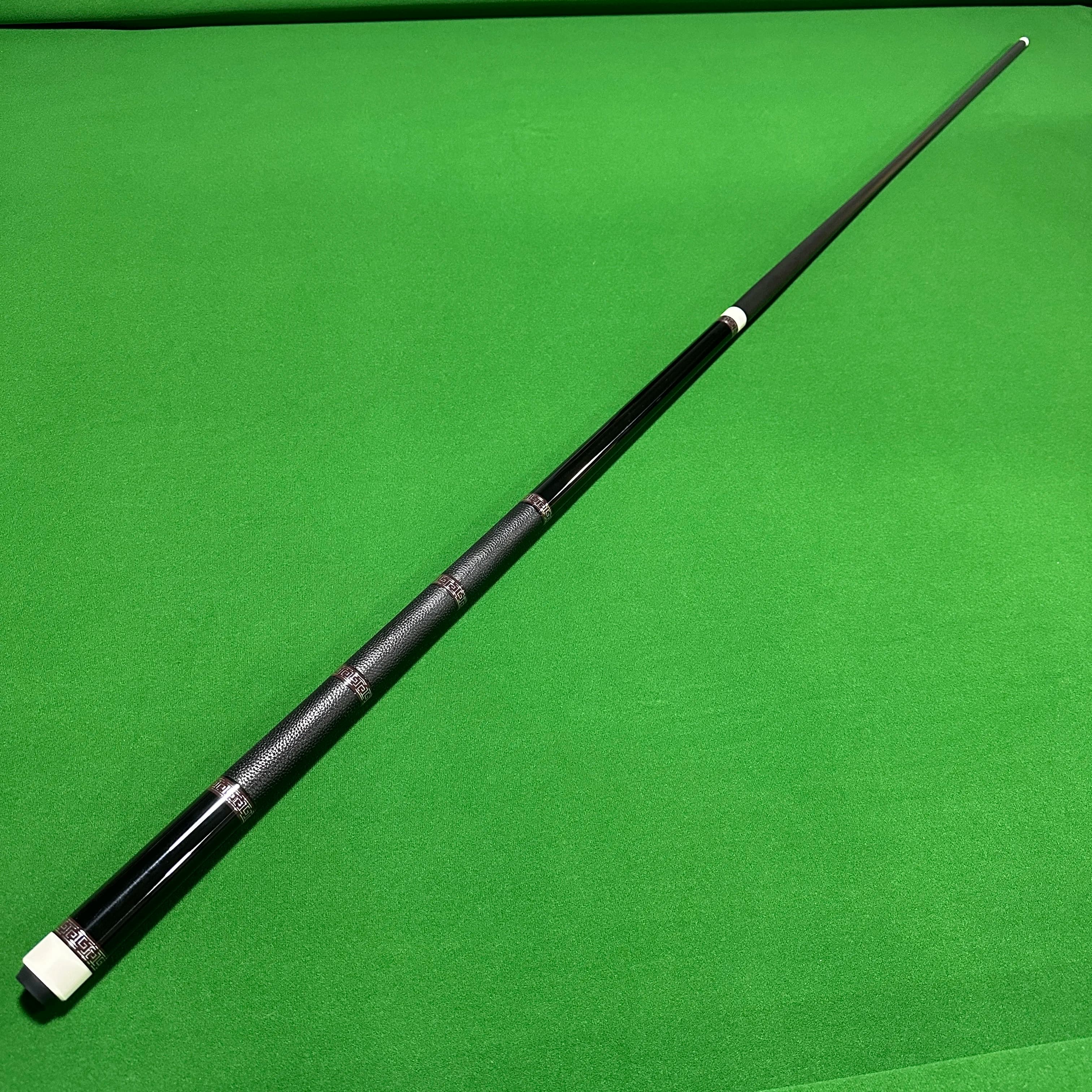 Stecca da Biliardo Miao Jin in Fibra di Carbonio a 2 Pezzi con Asta in Fibra di Carbonio, Giunti in Ottone Resistenti, Lunghezza 145cm G2824