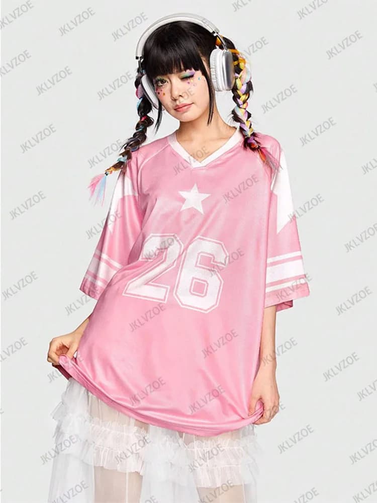 T-shirt oversize per le donne con scollo a V manica corta 2024 estate nuova rosa patchwork streetwear top casual maglia da calcio Y2k Tees