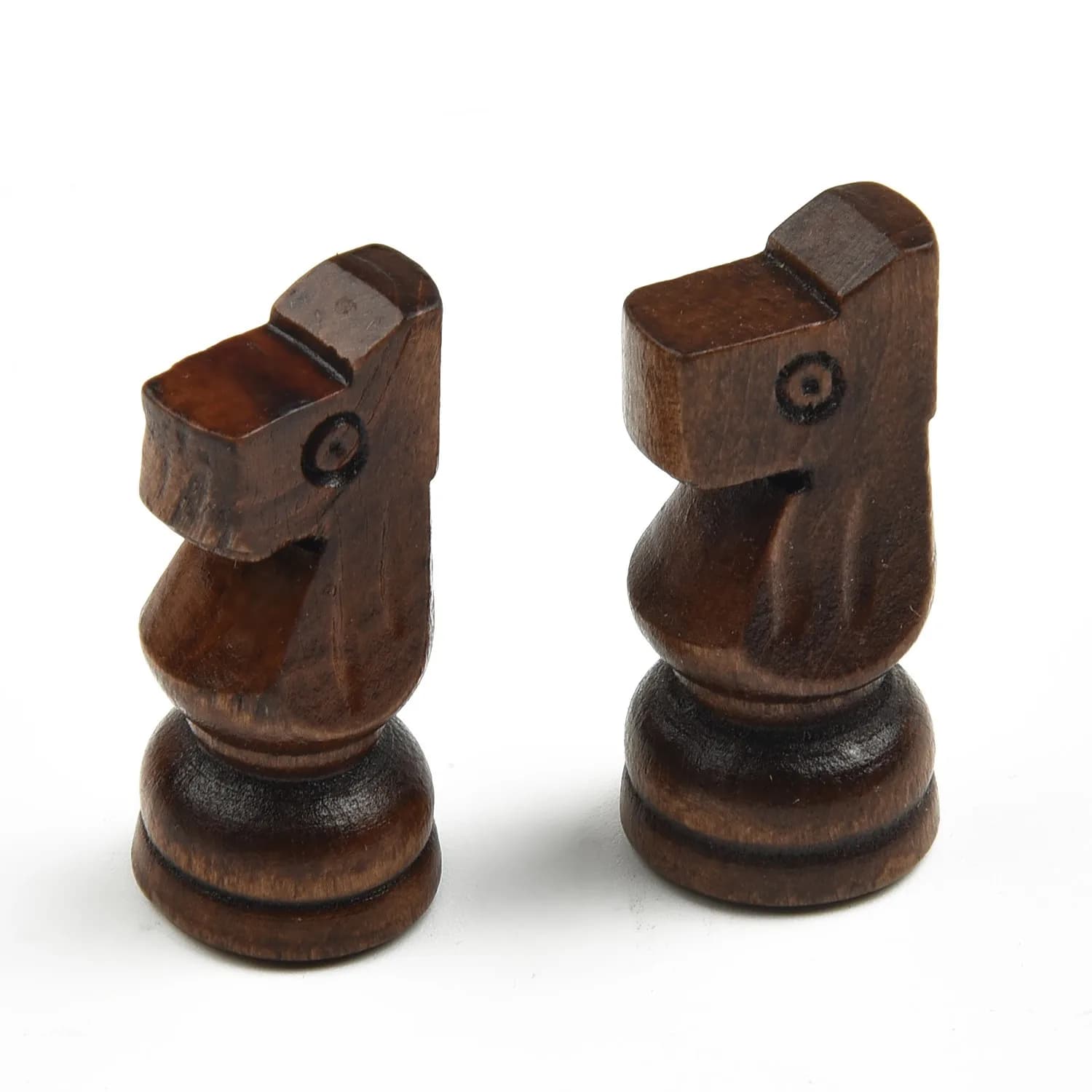 Set di Scacchi in Legno da 32 Pezzi con Aspetto Artigianale e Peso Bilanciato per Prestazioni Affidabili Durante il Gioco