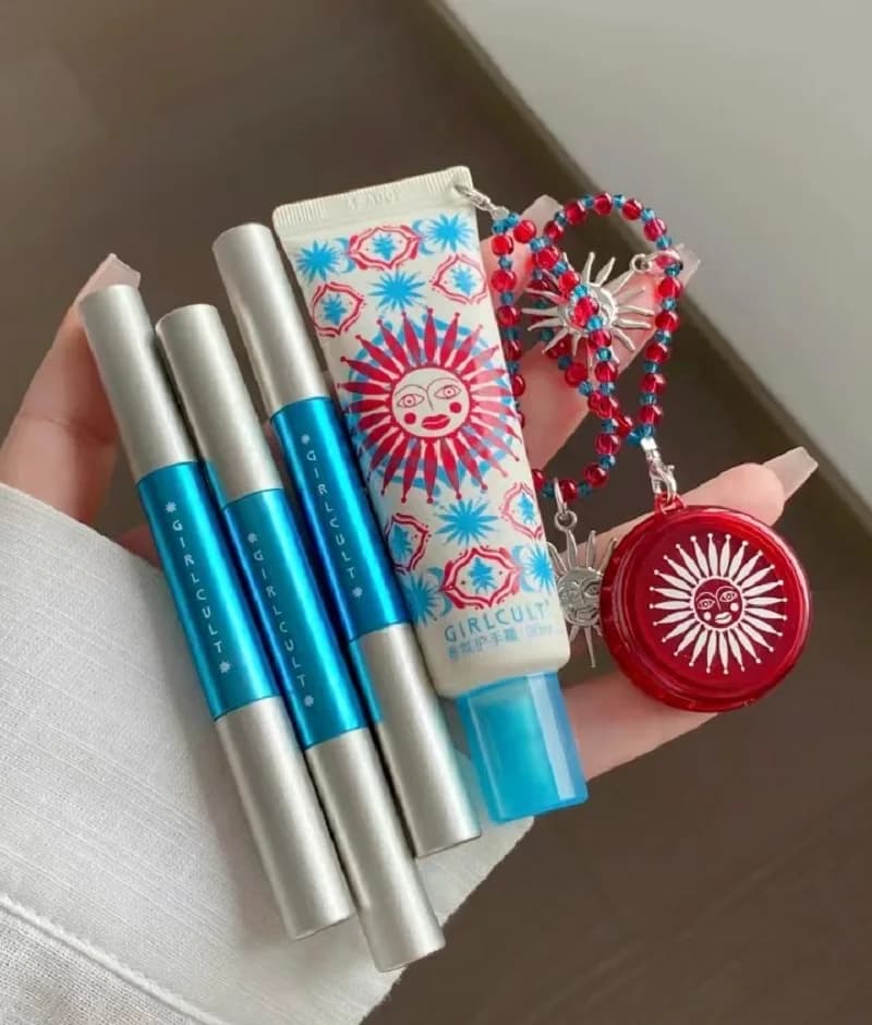 Girlcult South Seas Holiday Series Penna multifunzione Matita contorno Mini pendente crema multifunzionale