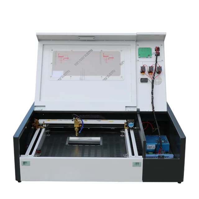Macchina da taglio laser CO2 Stampante Lazer Tazza in ceramica di cristallo 3D Biglietto da visita Timbro di gomma Macchina per incisione laser personalizzata