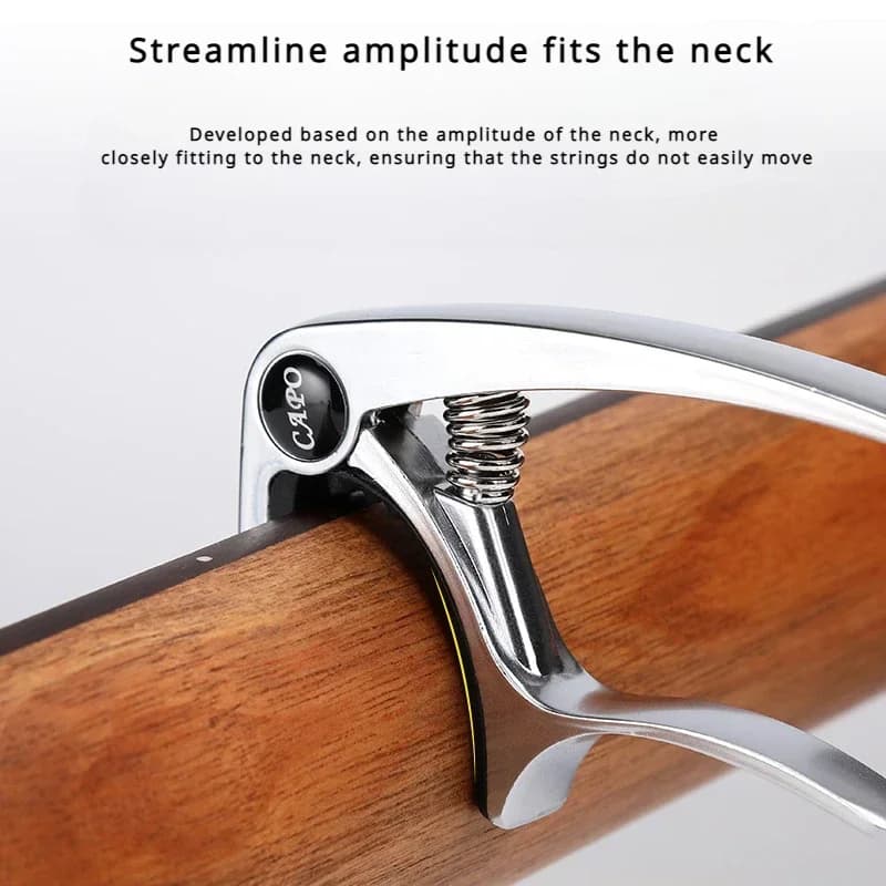 Nuovo Eccellente Capotasto in Metallo per Chitarra, Clip di Regolazione per Chitarre Acustiche, Elettriche, Bassi e Ukulele con Porta Plettri 1 Pezzo