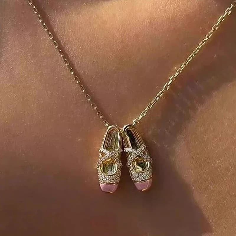 Collana con ciondolo a forma di scarpetta da balletto rosa, gioiello elegante e raffinato, regalo per moglie e migliore amica.