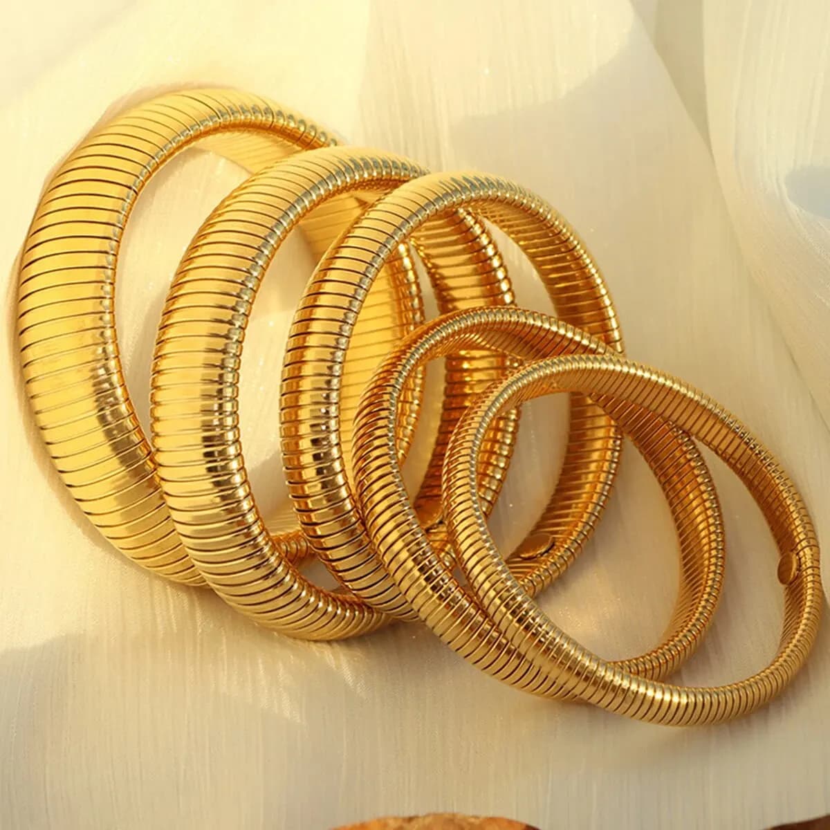 Metal bracelet often with waterproof retro elasticity stainless steel plated 18K gold trend fashion jewelry unisex men woman
