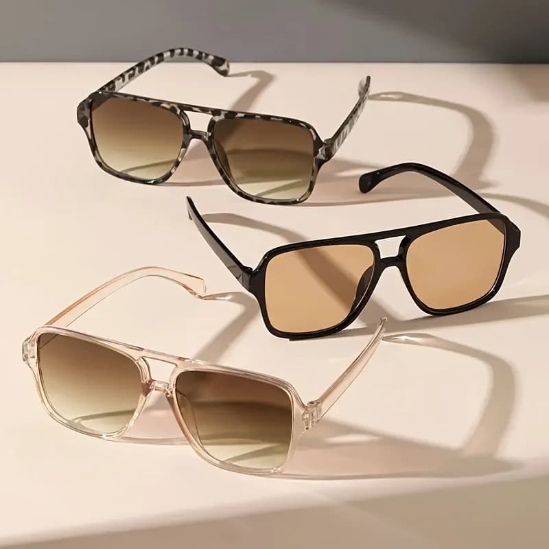 Trendy Rectangular Plastic Eyewear for Women Featuring a Leopard Print Accent, a Bridge Structure, Reflective Lenses, Made from
