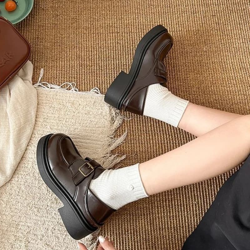 Mocassini Neri da Donna Trendy in Pelle, Design Slip-On, Suola Piatta, Ispirazione Britannica Stile JK Giapponese, Nuova Collezione Primavera Estate 2026