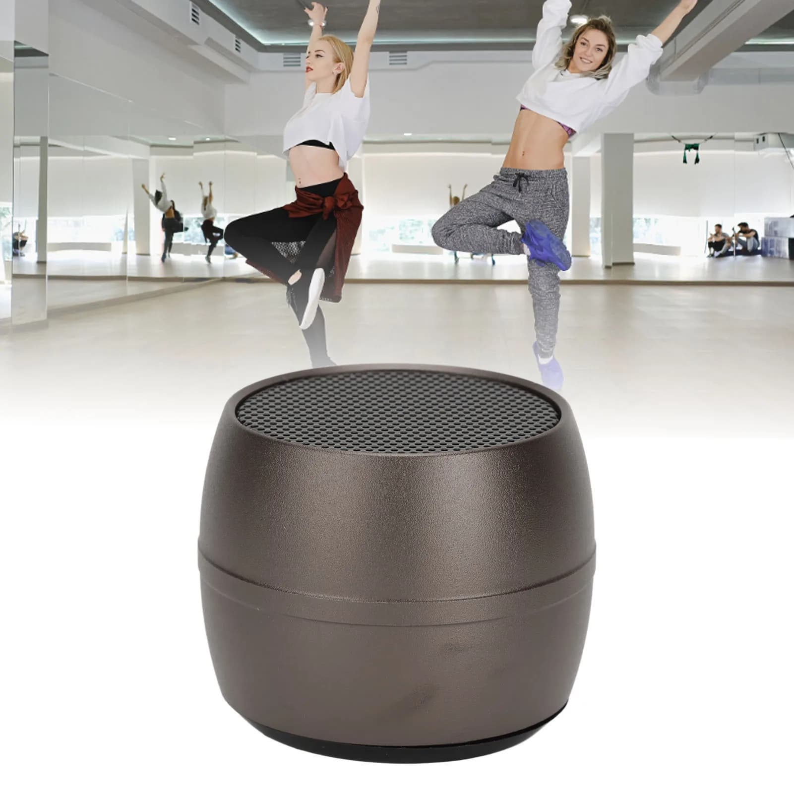 Small Speaker Large Volume Hands Calling Wireless Speaker Built in Mic Auto Pairing IP67 Waterproof for Outdoor