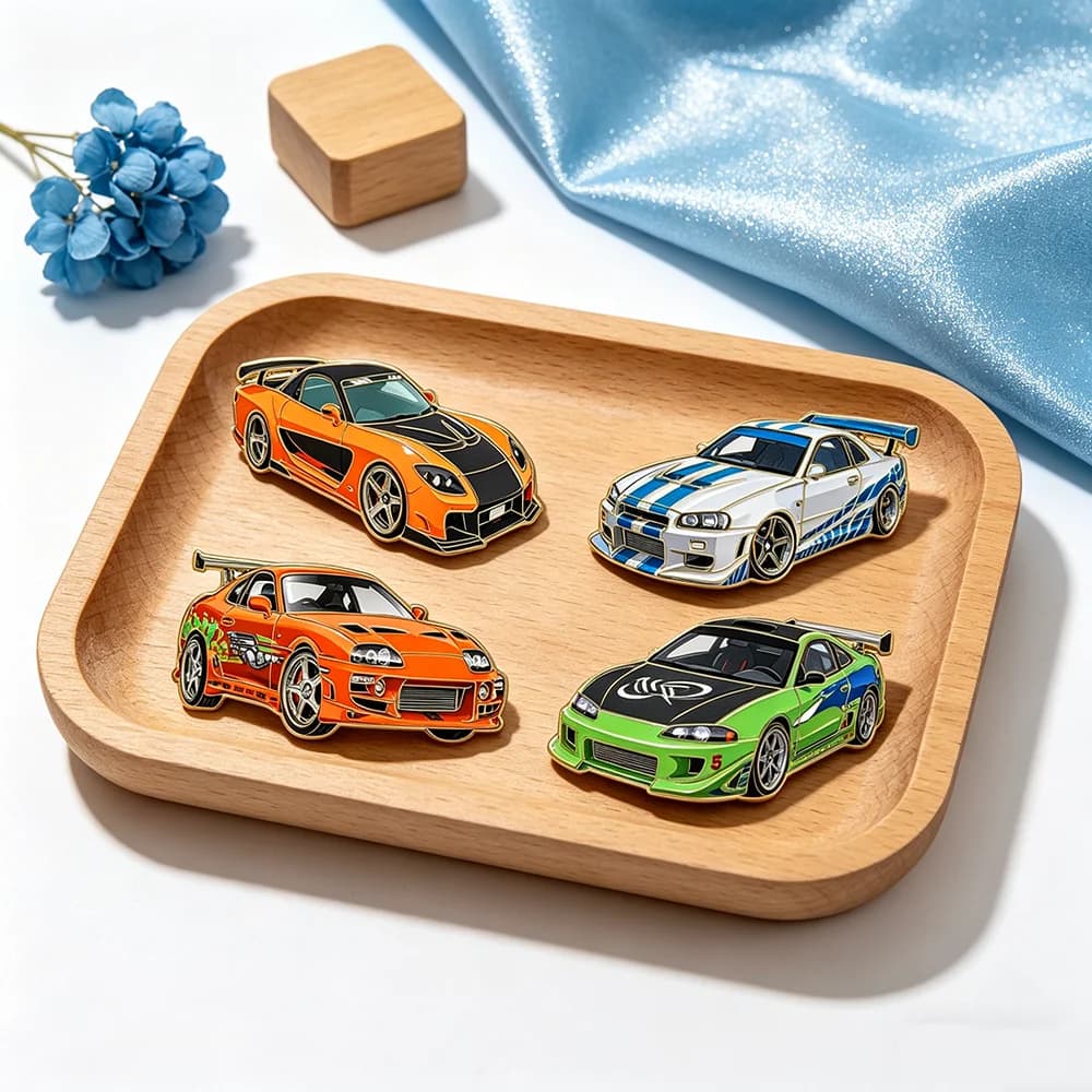 Set di 4 Spille Smaltate Creative a Forma di Auto Sportiva, Spilla da Bavero a Cartone Animato per Zaino, Abbigliamento, Accessorio di Moda