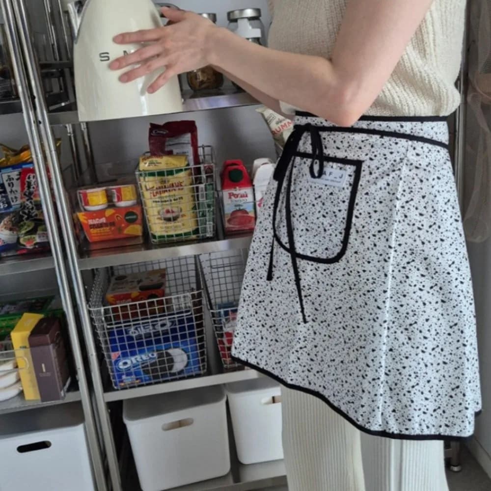 Striped Pattern Waist Apron Short Length With Pocket Tie-Belt Apron Tie-Belt Closure Anti-Dirty Fabric Kitchen Apron For Baking