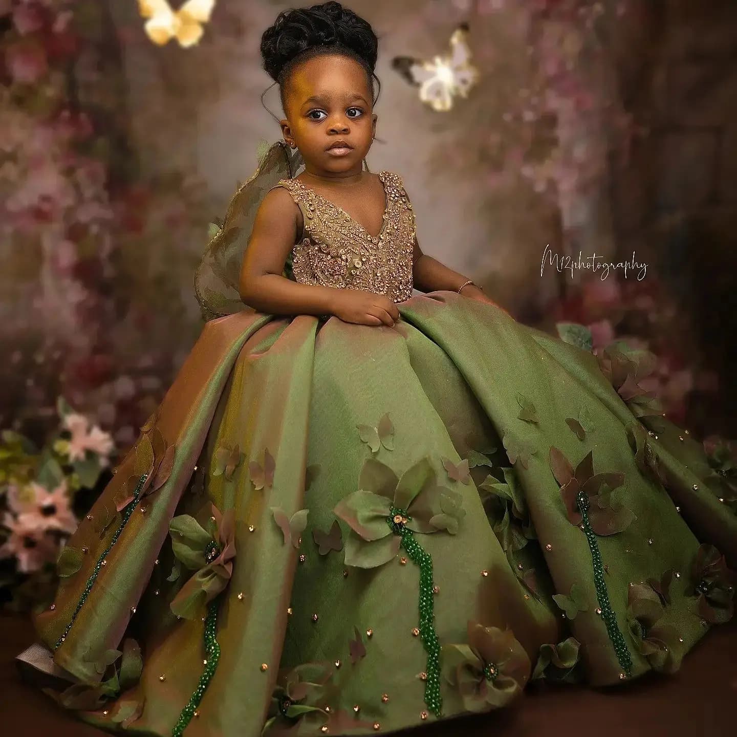 Luxury Customized Kids Birthday Dresses Beaded 3D Floral V Neck Flower Girl Dresses Ball Gowns for Party Wedding