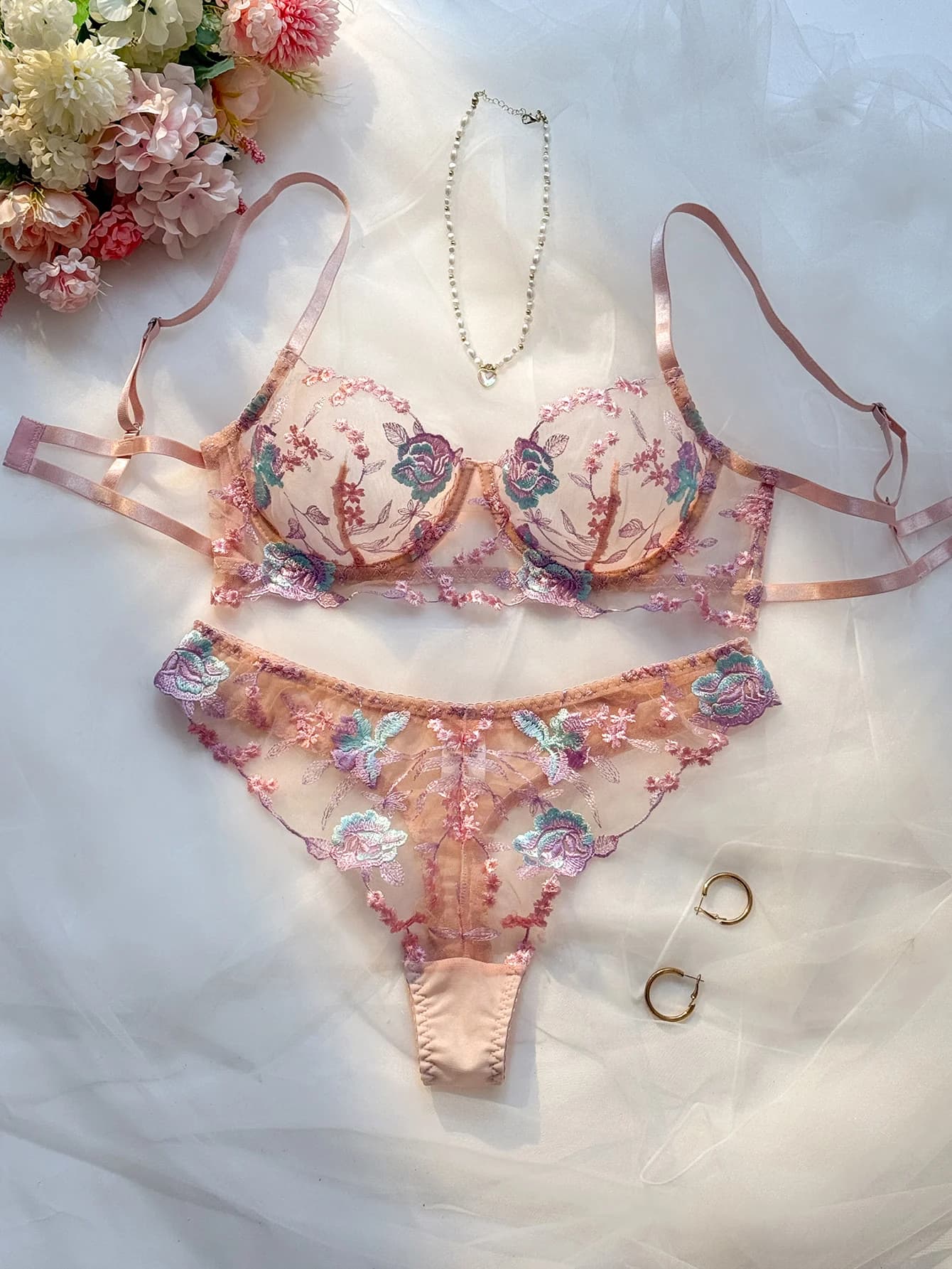 Set di Reggiseno e Mutandine da Donna in Delicato Rosa Pastello con Ricami, Supporto con Ferretto, Coppa Superiore Sottile, Intimo Quotidiano Senza Cuciture