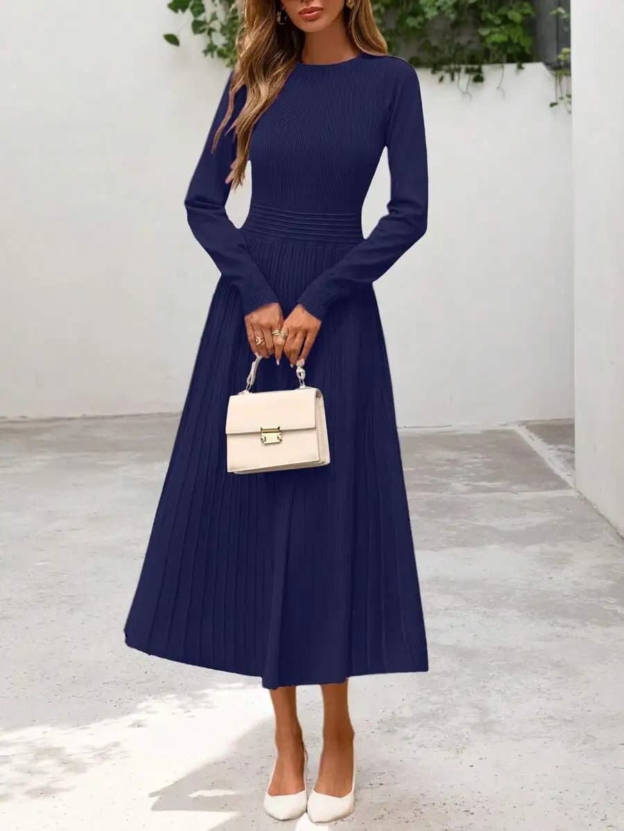 Abito Midi in Maglia Blu Navy a Maniche Lunghe con Gonna Plissettata e Collo Tondo
