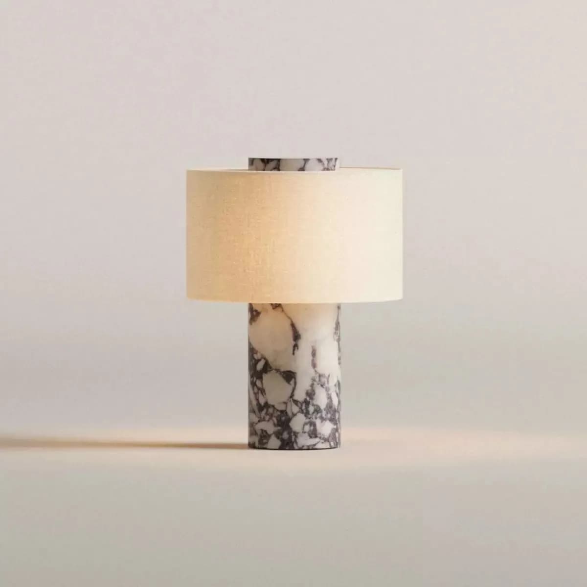 Lampada da Tavolo in Marmo di Design Lussuoso con Testa in Vetro e Decorazione Moderna e Creativa