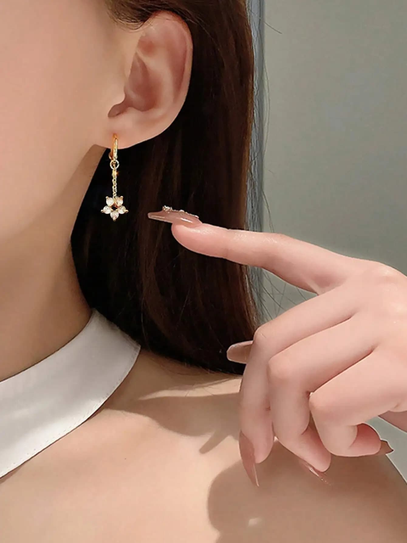 1 paio di orecchini a catena a forma di fiore delicati, alla moda, dolci e semplici per San Valentino