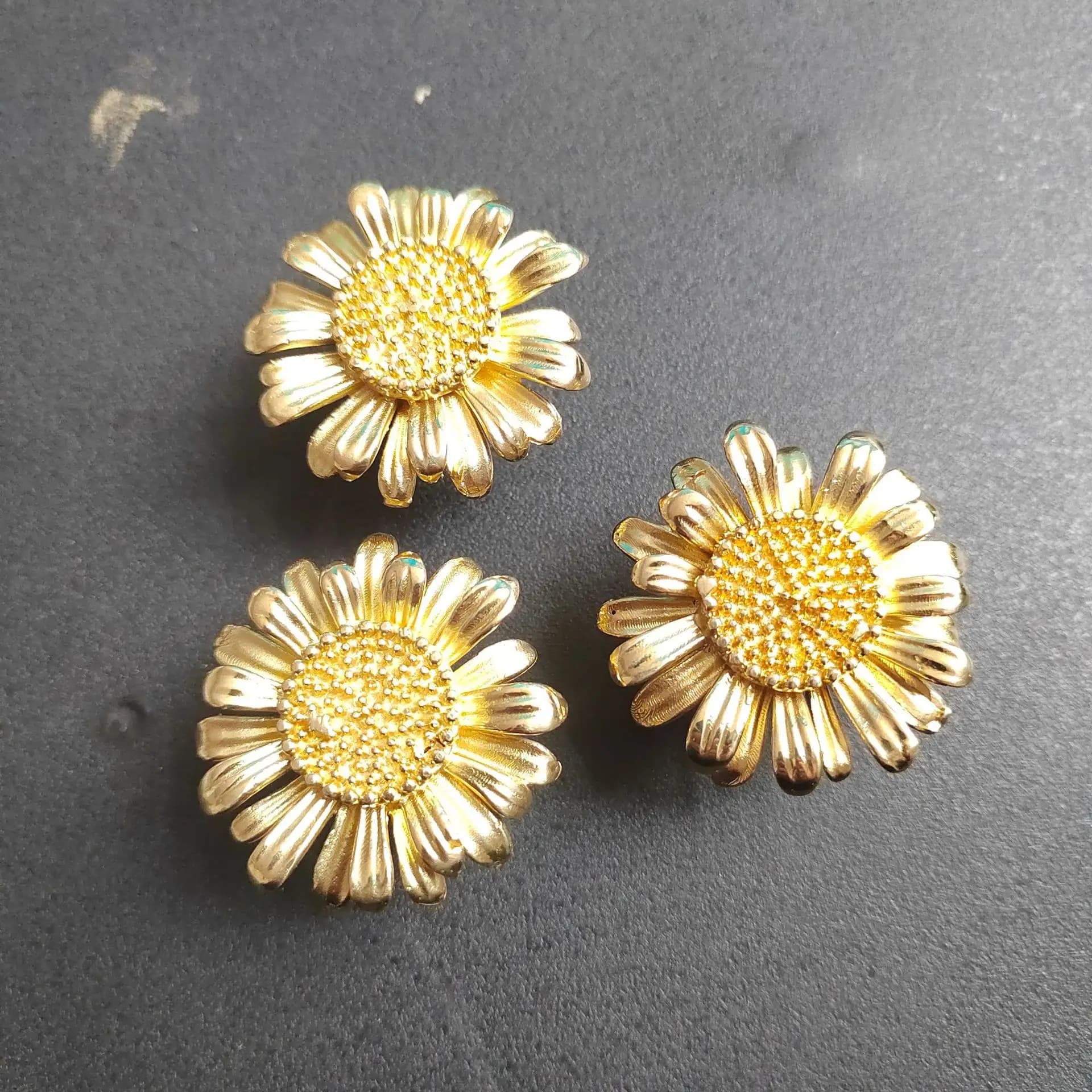 2Pcs brass sunflower, drawer, cabinet door, wine cabinet, cabinet, shoe cabinet, locker, handle, decorative box handle
