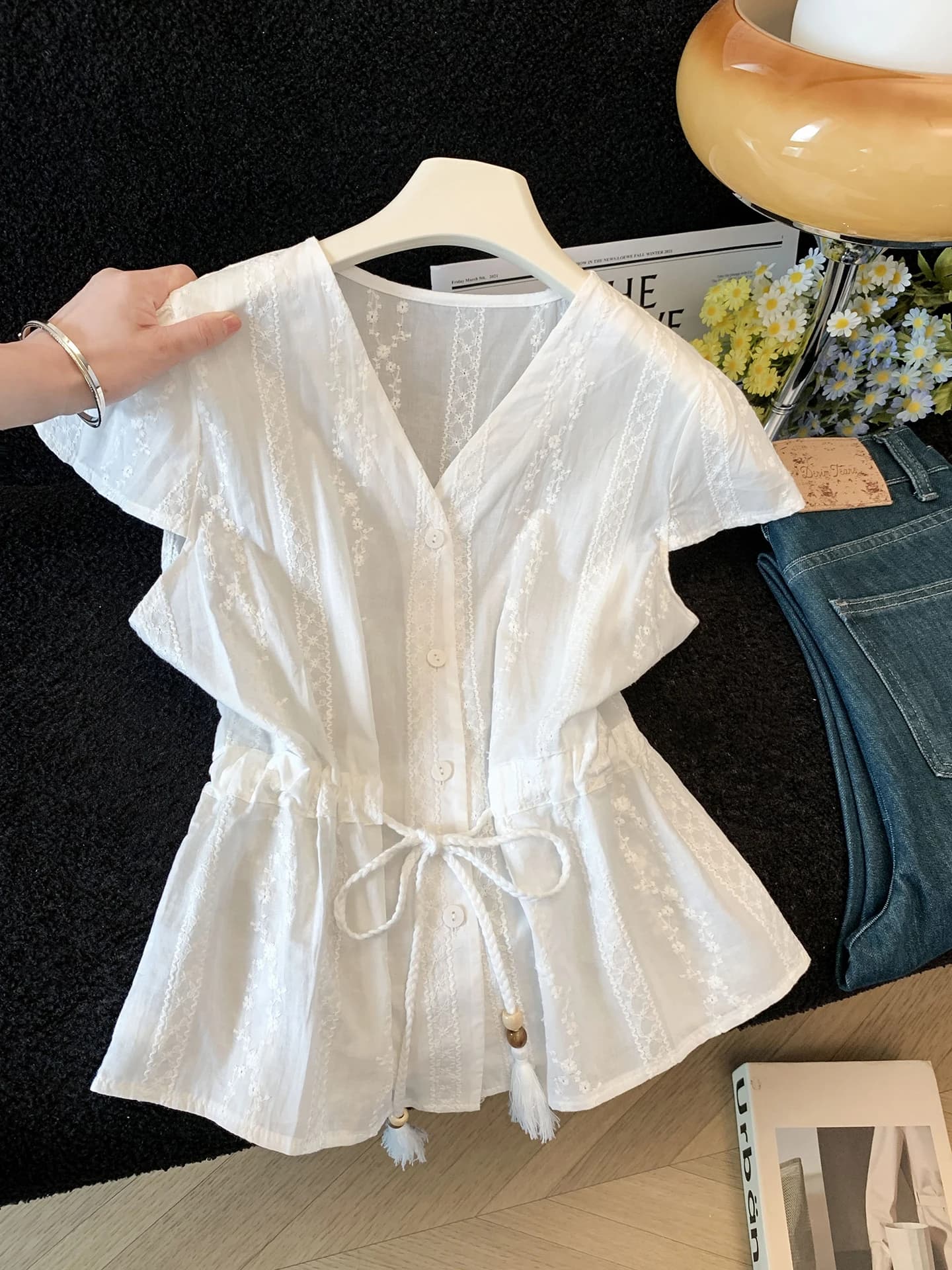 Camicia Chic con Scollo a V e Maniche a Bolla da Donna, Nuova Collezione Estate 2026, Bianca, con Cintura in Vita, Stile Old Money, Top da Lavoro