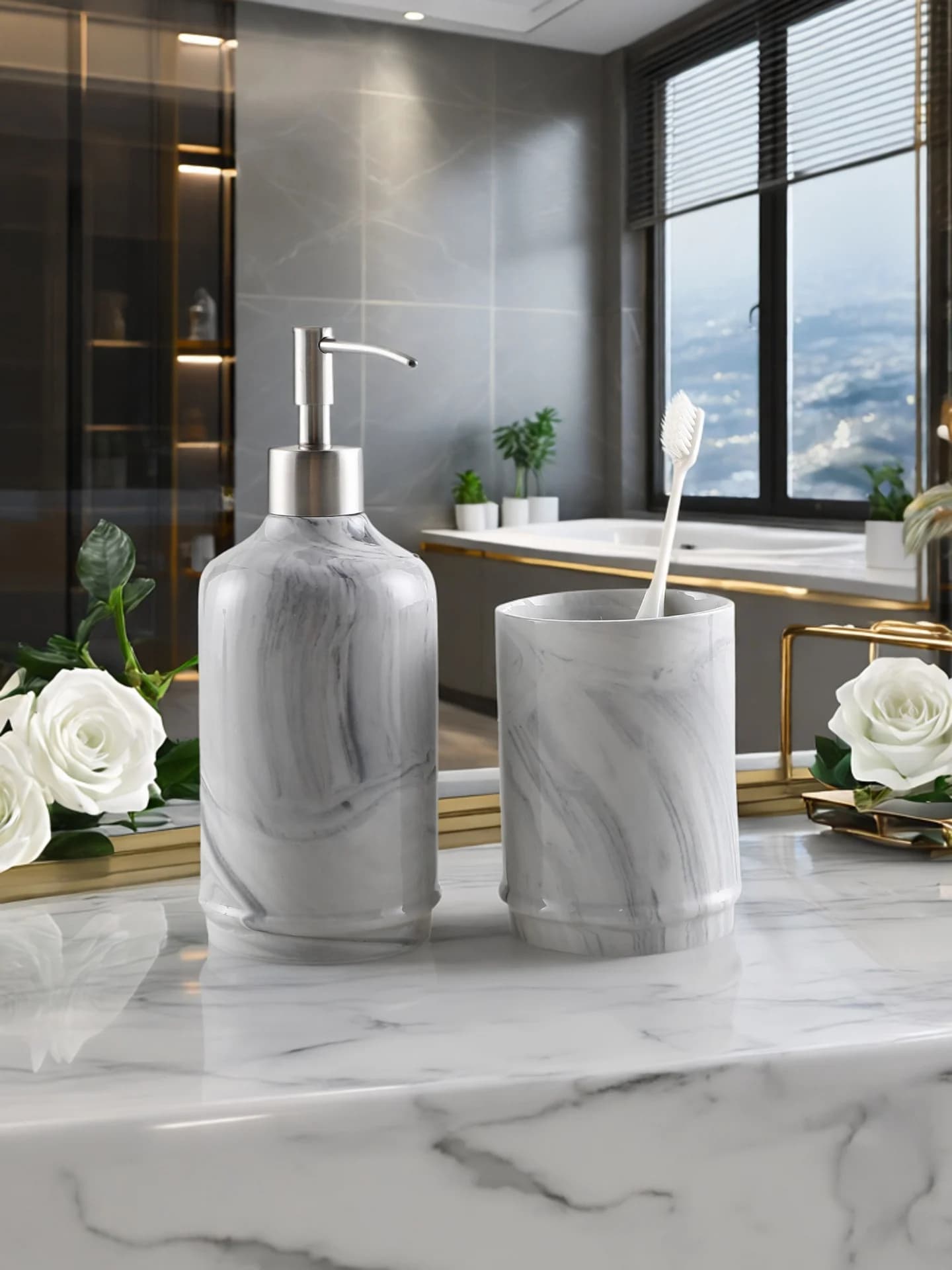 KULE HOME Dispenser di Sapone in Ceramica per Bagno, Porta Spazzolino, Bicchiere per Risciacquo, Porta Sapone Liquido, Flacone per Disinfettante Mani, Design Elegante