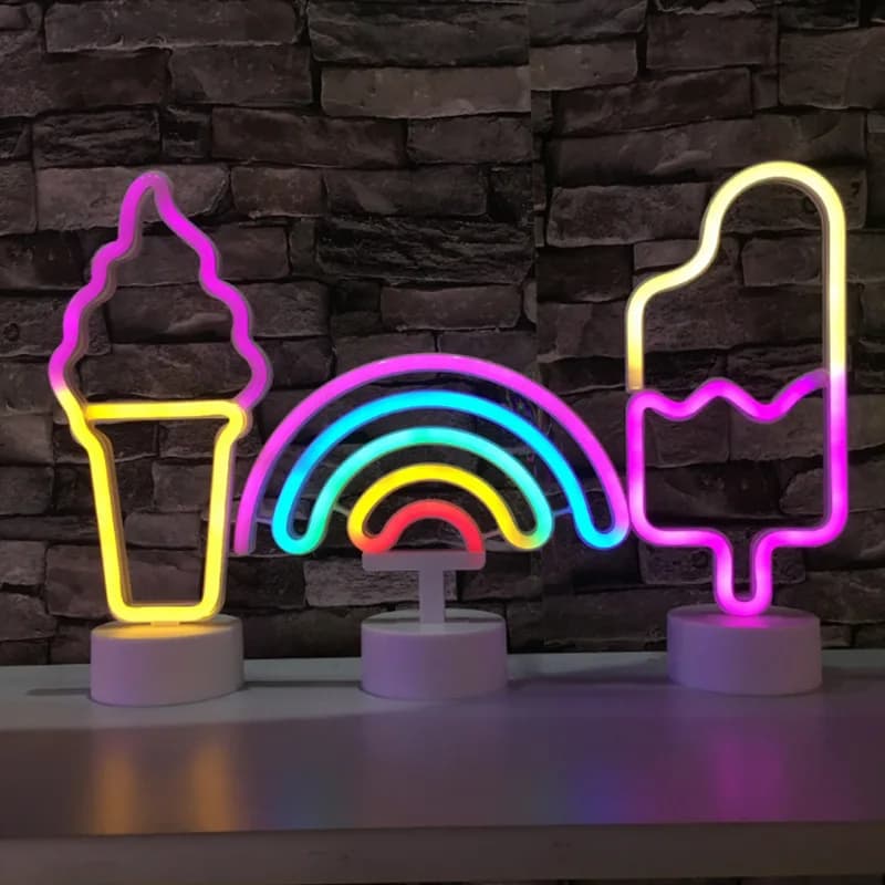 Insegne al neon per gelato Luce a LED Batteria USB Illuminazione per atmosfera Lampada da tavolo da notte per la festa di compleanno Decorazioni per la camera dei sport elettronici Campeggio