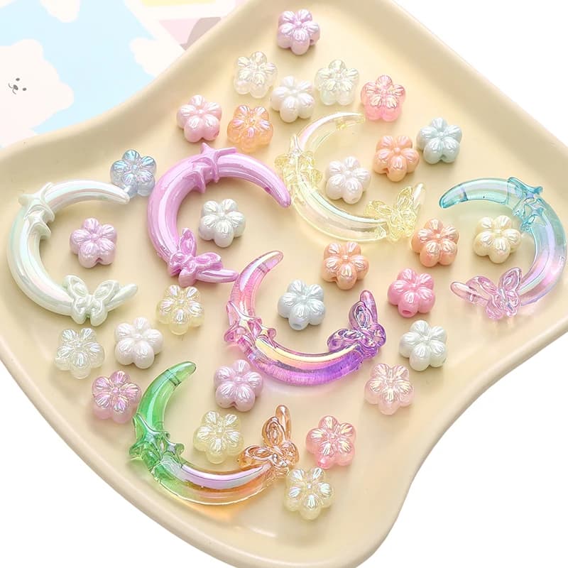 1-5 pezzi di perline decorative in acrilico a forma di stella, luna, farfalla e fiore di prugna, colori misti, per la creazione di gioielli fai da te, braccialetti e altri accessori.