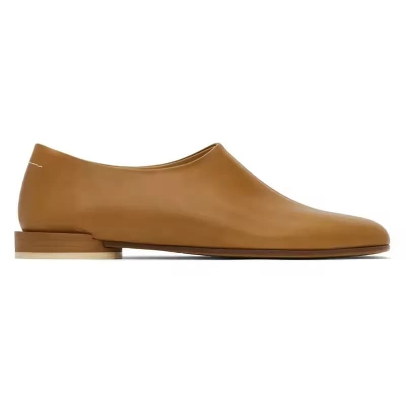 Scarpe da uomo in morbida pelle con punta quadrata, slip-on, stile casual britannico, colore kaki, comode, mocassini casual a punta bassa.