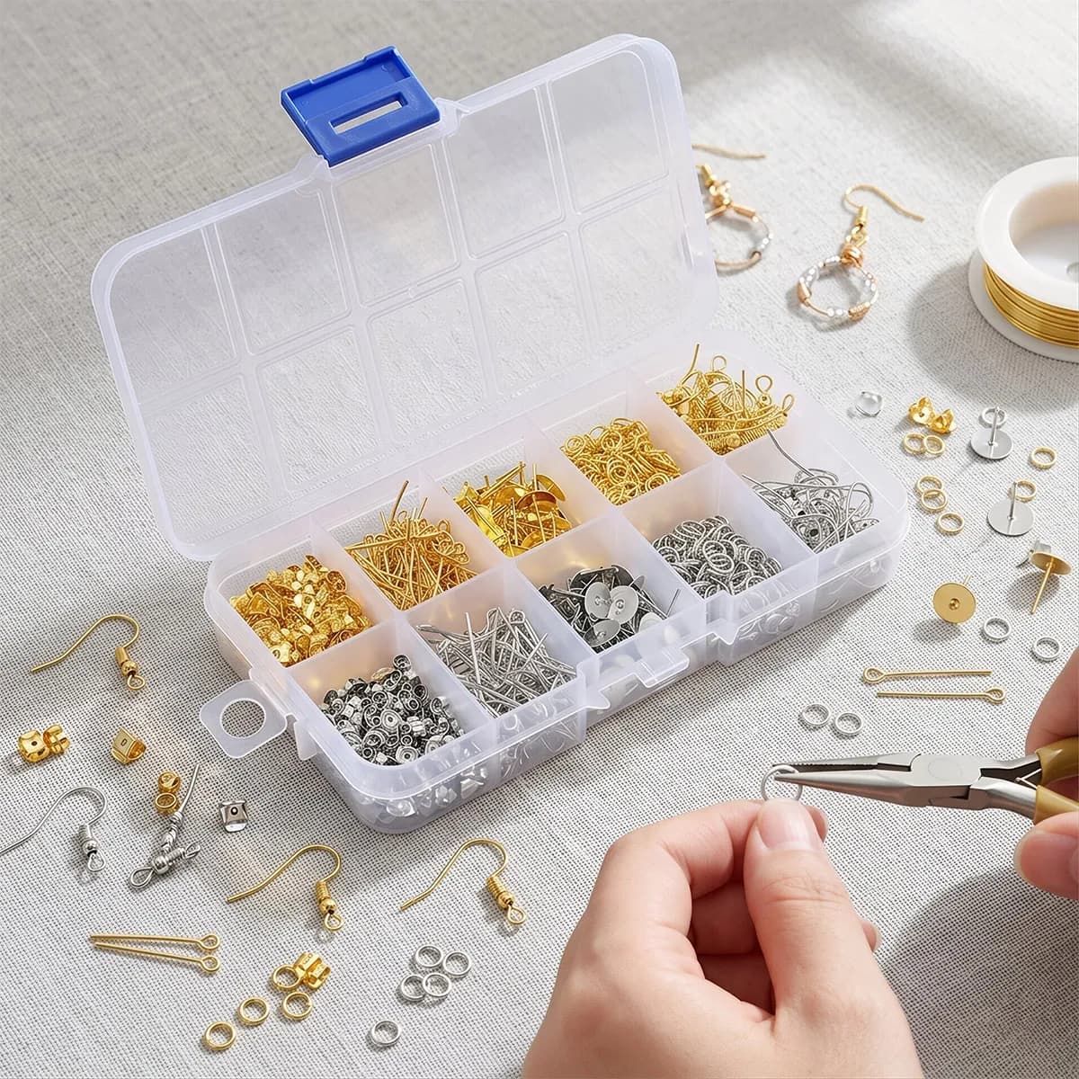 Kit per Creazione Orecchini 1060 pezzi, Minuteria con Ganci, Anellini, Perni e Chiusure, Set di Inizio DIY con Scatola Organizzatrice