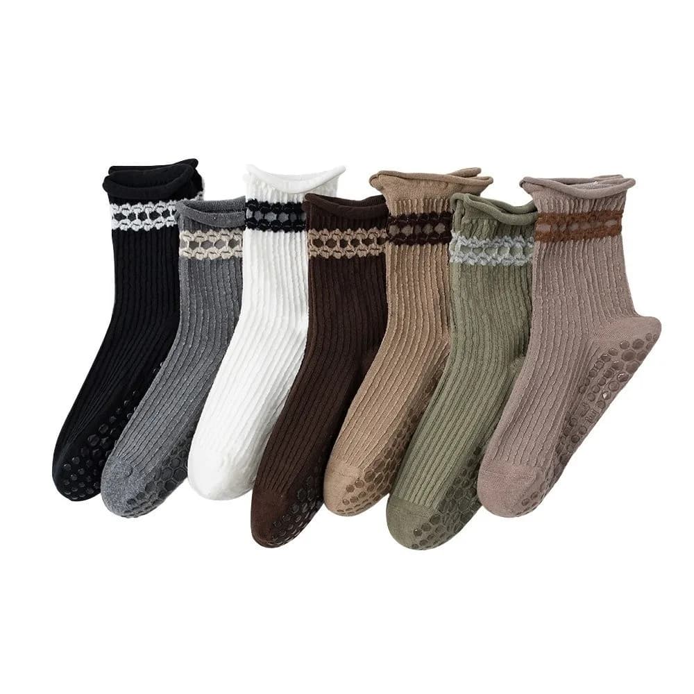 New Cotton Yoga Socks Breathable Non-Slip Mid Tube Socks Embroidery Sweat-absorbent Pilates Socks for Women for Yoga Dance
