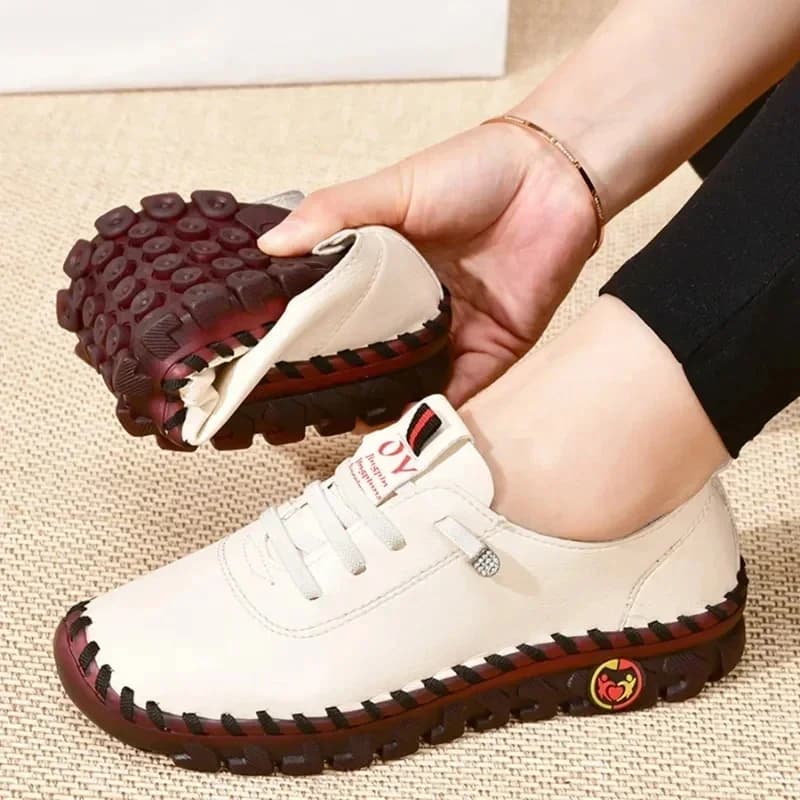 Scarpe sportive da donna di grandi dimensioni 35-43 Yard in pelle PU scarpe da corsa fondo piatto con cinghie elastiche scarpe da ginnastica da donna