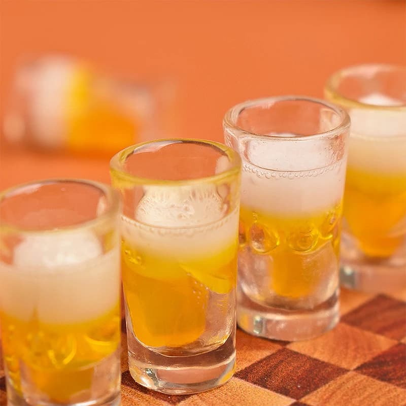 10 pezzi in resina giocattolo in miniatura cucina birra tazze per bere tazza accessorio modello di bevande giocattolo tazza di vino giocattolo decorazione della casa delle bambole
