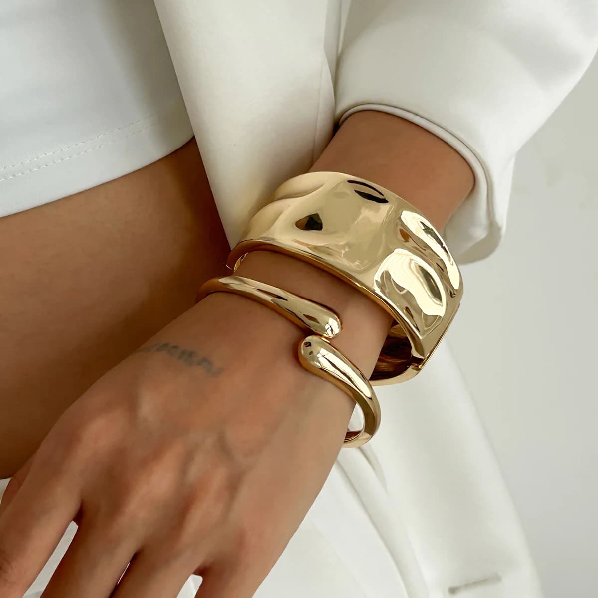 Salircon Classic Simple Water Drop Shaped Open Bangles for Women Exaggerated Irregular Metal Wide Spring Bracelet Jewelry