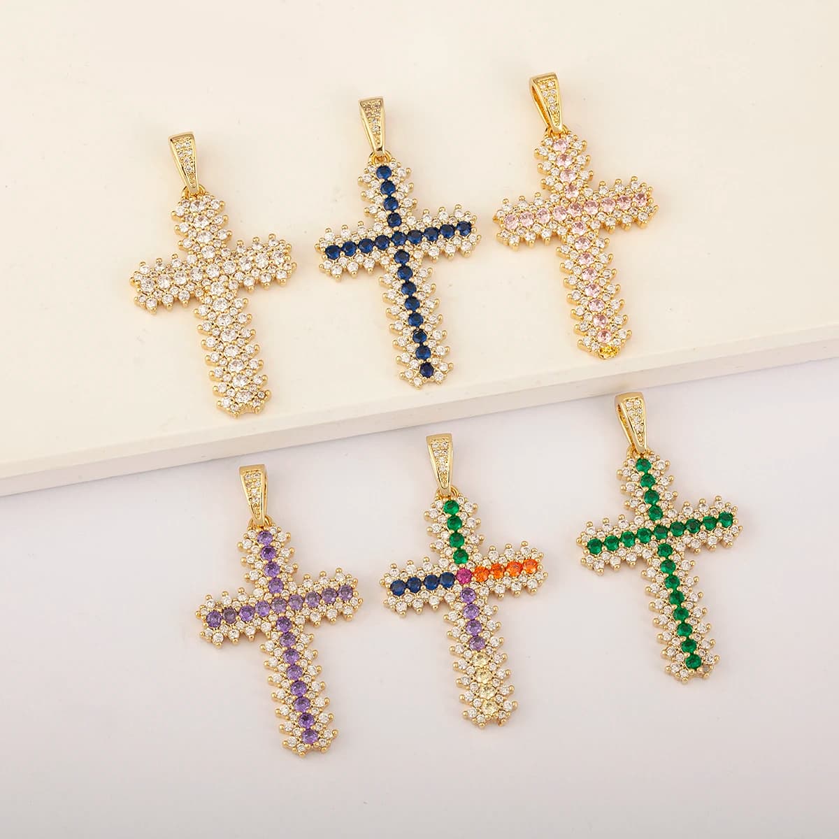 Bracciale in Rame con Ciondolo a Croce Colorata e Cristalli, Gioielli Squisiti per Feste e Cene, Regalo Donna, Dropshipping