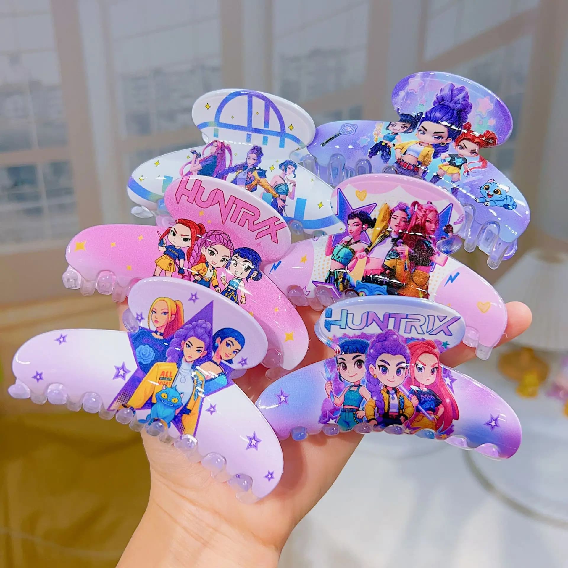 Accessori per capelli in plastica per fermagli per capelli K-pop a tema anime, con design a cuore femminile, adatti per lo styling dei capelli