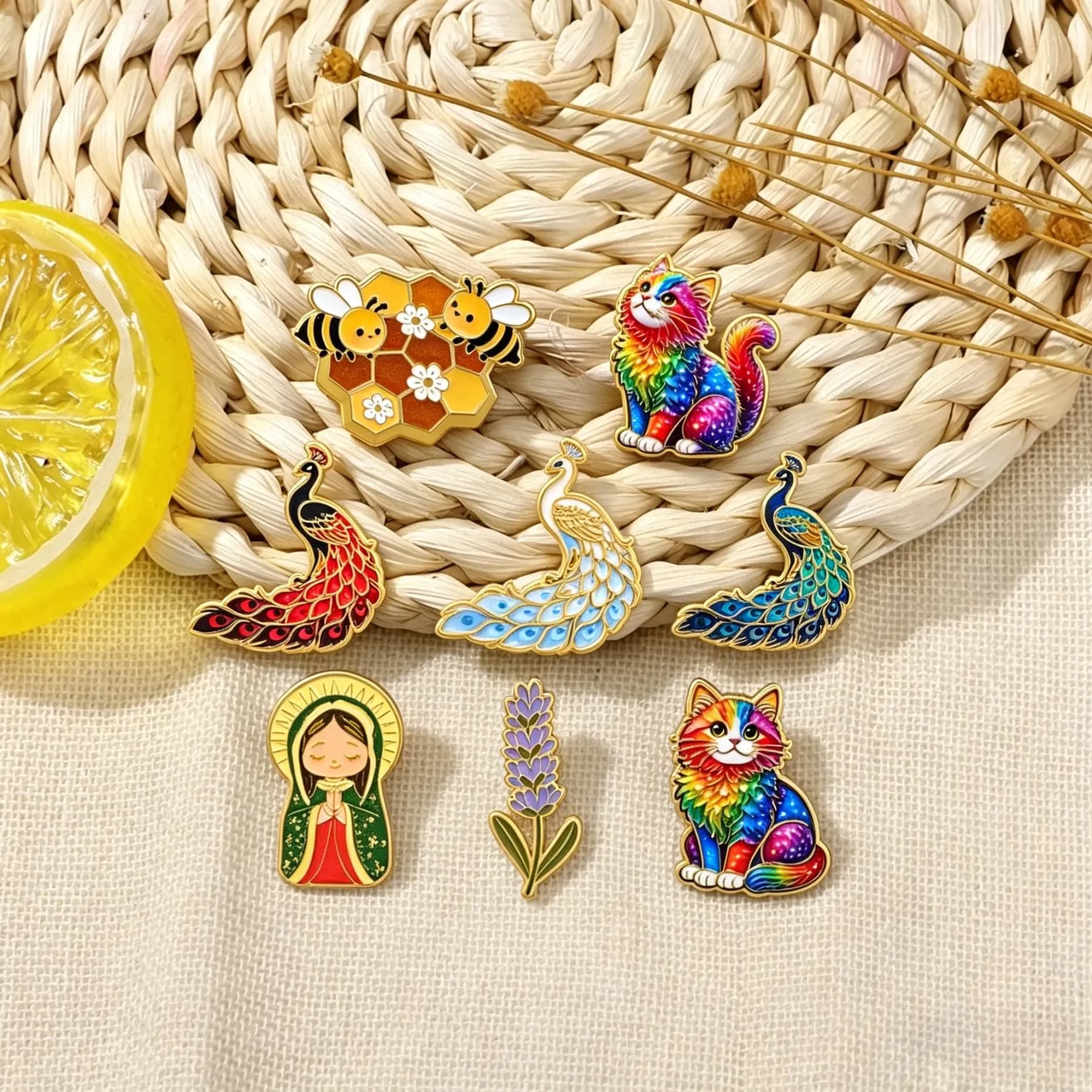 Colorful Animals Enamel Pin Peacock Badge On Backpack Lapel Pins Funny Brooches for Jackets Cosplay Accessories Gift Toys