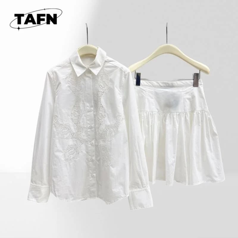 Ladies Trendy Short Skirt Set Two Piece Outfit Stylish Matching Top and Skirt for Everyday Wear Ladies Elegant Two Piece BC1674