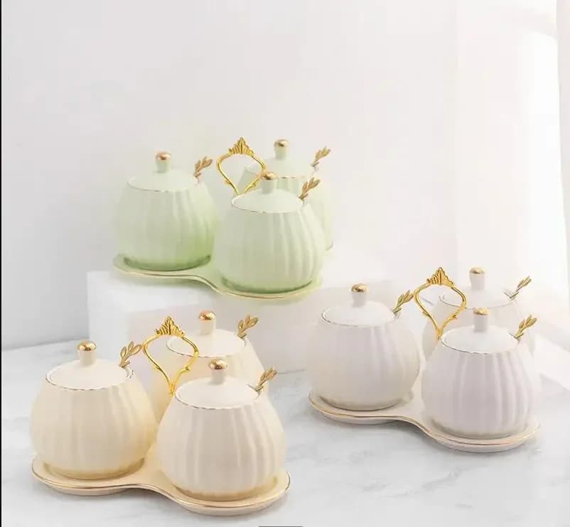 Barattolo di condimento in ceramica nordica Cucina Sale Zucchero Pepe Barattolo di spezie Organizzatore Set di barattoli di stoccaggio per condimenti creativi per la casa in tre pezzi