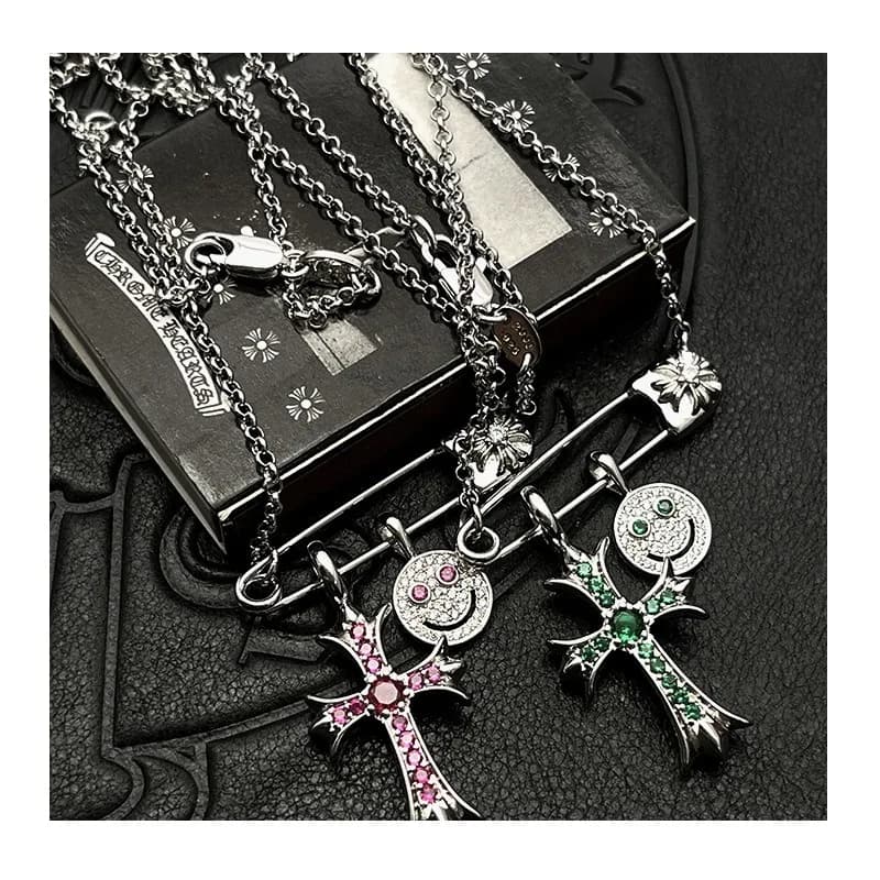 Collana con Croce Grande in Argento Thai e Oro Bianco con Diamanti, Catena per Clavicola di Alta Gamma, Stile Autunno-Inverno
