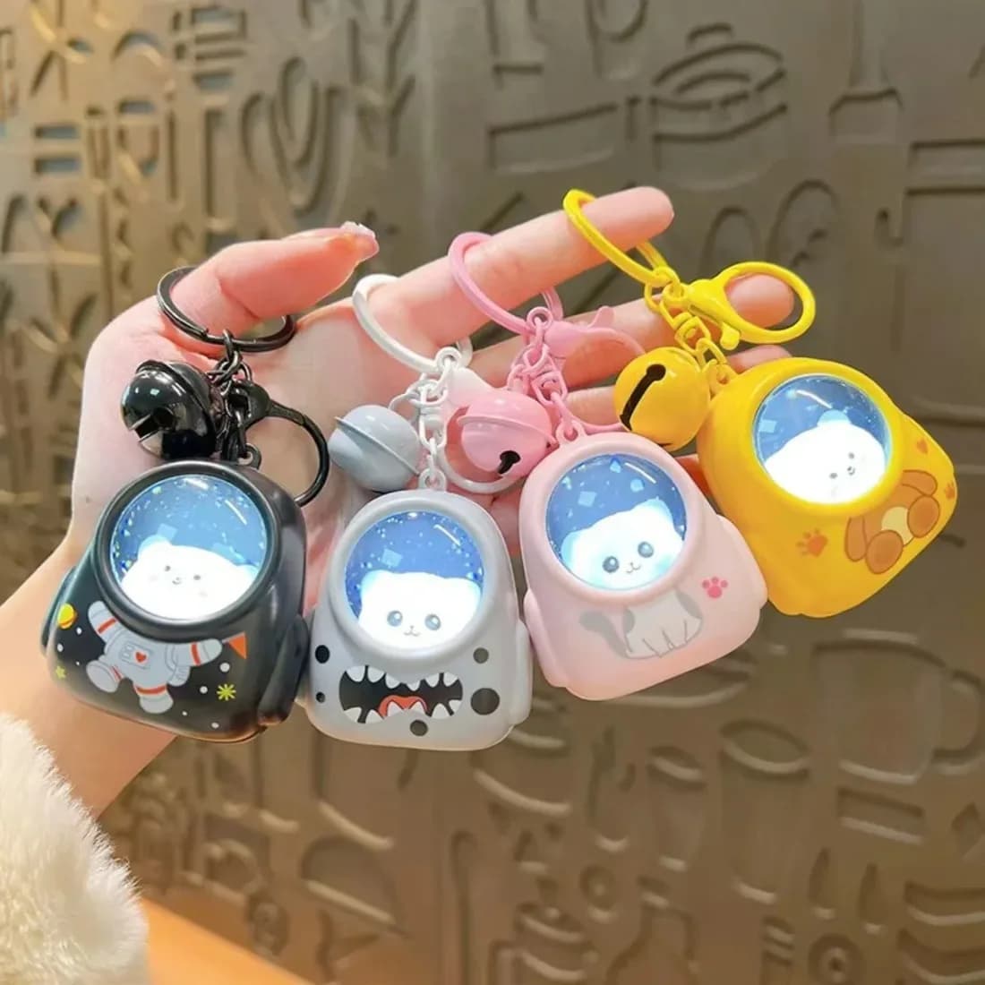 Portachiavi con luce notturna a forma di orsetto, piccolo, stile Kawaii, da appendere alle borse, luce d'atmosfera per influencer
