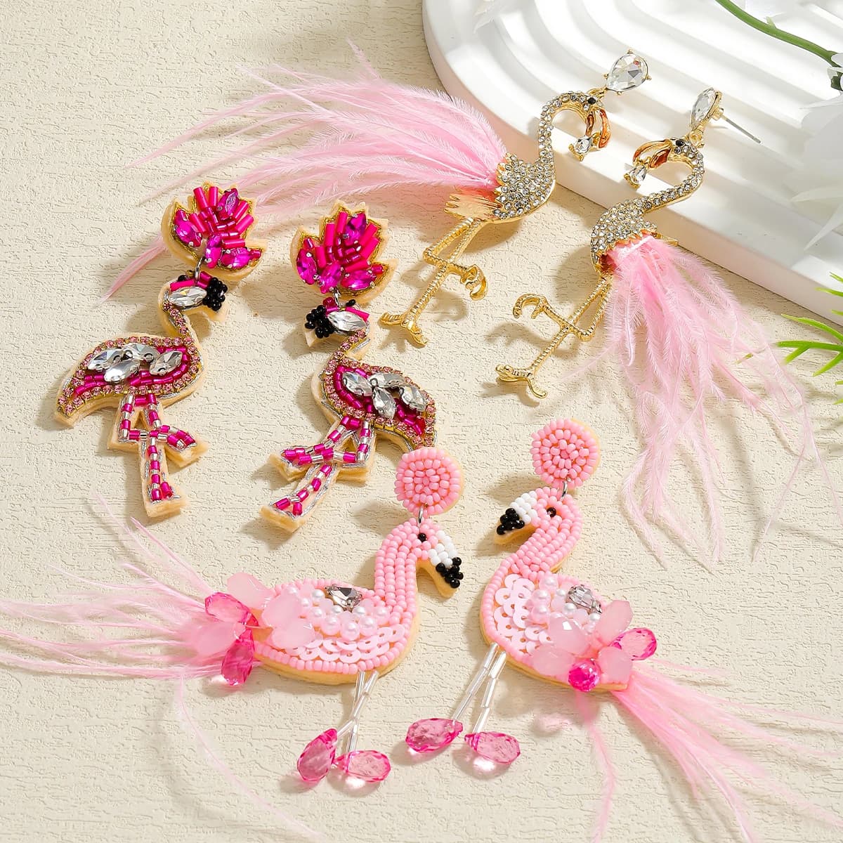 Eleganti orecchini pendenti con fenicotteri per le donne Moda strass Perline di riso Piuma Gioielli animali Sposa Vacanza di nozze Regalo carino