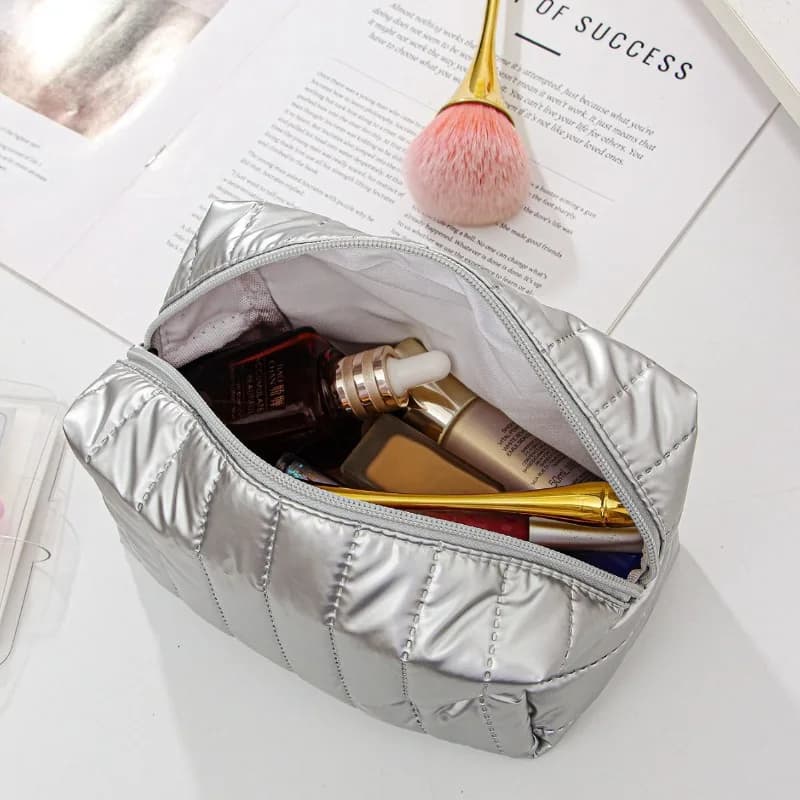 Nuova pochette in argento PU Borsa per cosmetici Borsa per trucco Articoli da toeletta portatili Borsa per la cura della pelle Custodia per kit per trucco da viaggio